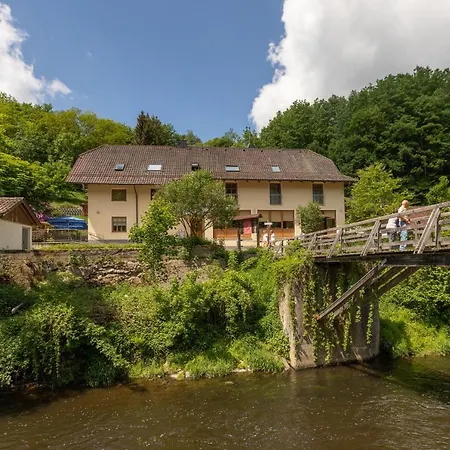 Zur Triftsperre 3*