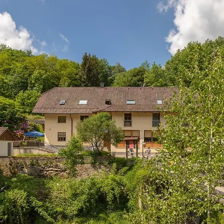 招待所 祖尔特里福特斯皮尔酒店 3*