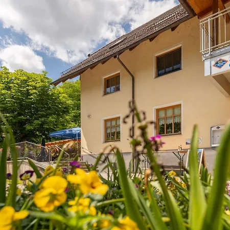 招待所 祖尔特里福特斯皮尔酒店 3*